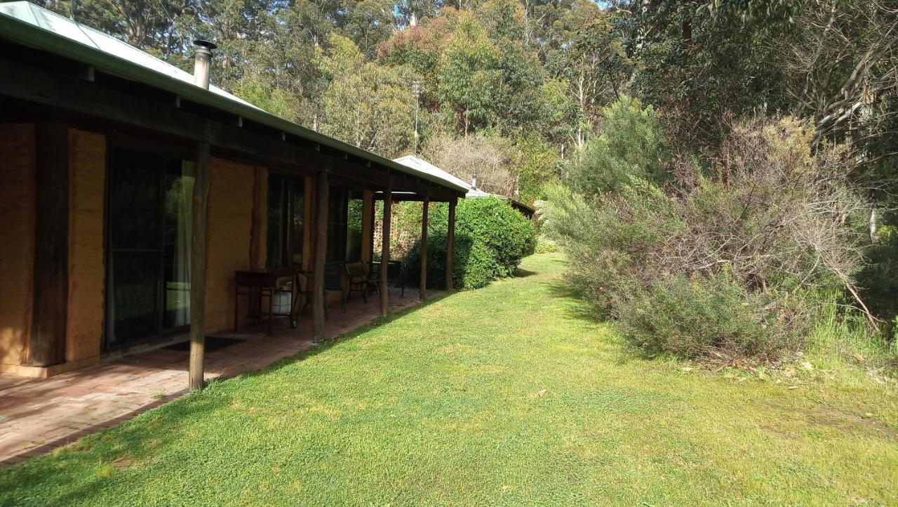 Treenbrook Cottages Pemberton Exterior photo